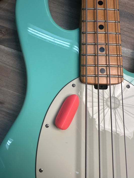 Thumb Fin Bass Thumb Rest