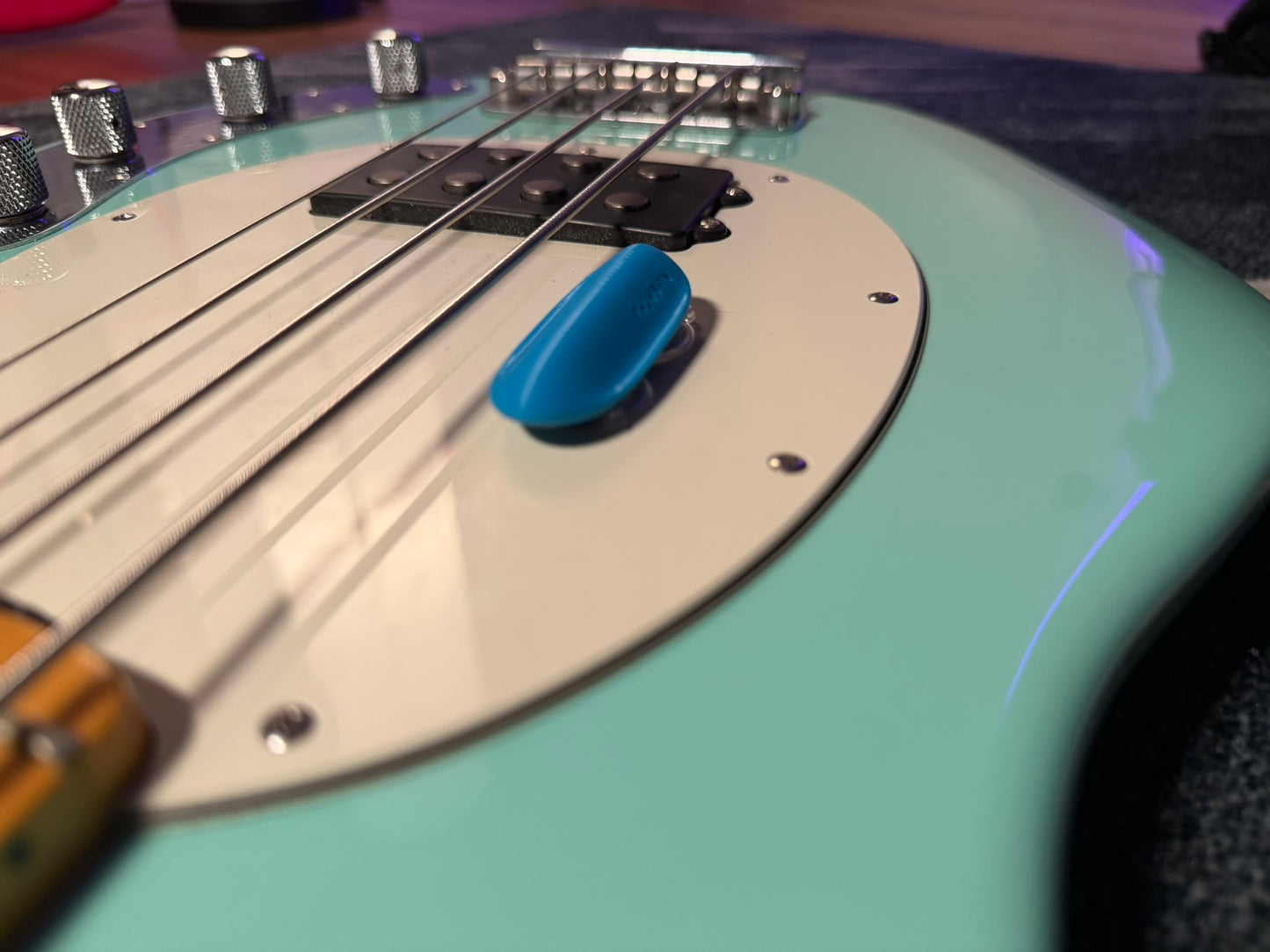 CONTOURED LOW PROFILE Thumb Fin  Thumb Rest